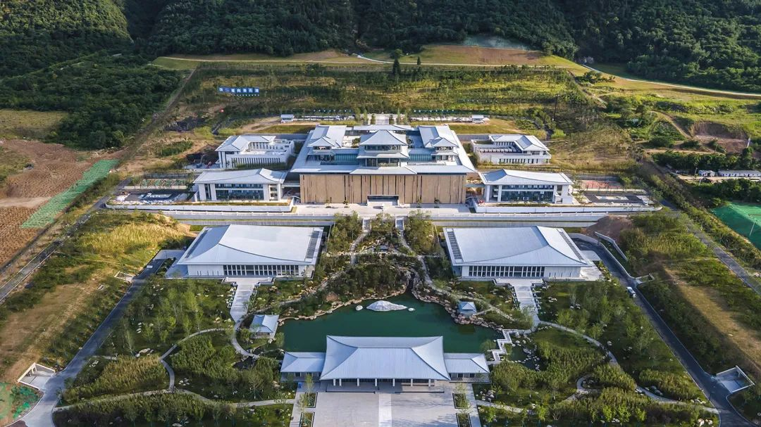 病院住院楼暖通工程革新后能耗降三成，施工方披露细节